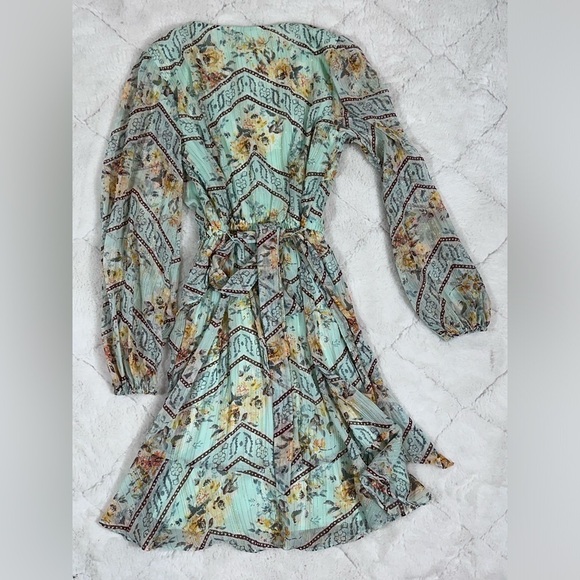 Women's Teen  faux-wrap dress from LC Lauren Conrad NWT Deliver by easter - Picture 5 of 9